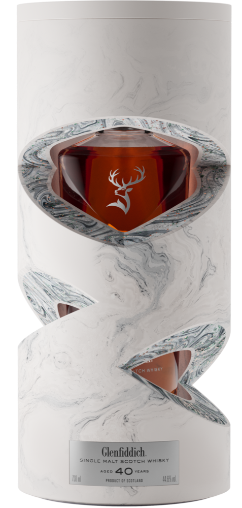 Glenfiddich 40 Year Old Cumulative Time Whisky 70cl + Free Leather Travel bag and Leather Cocktail Set