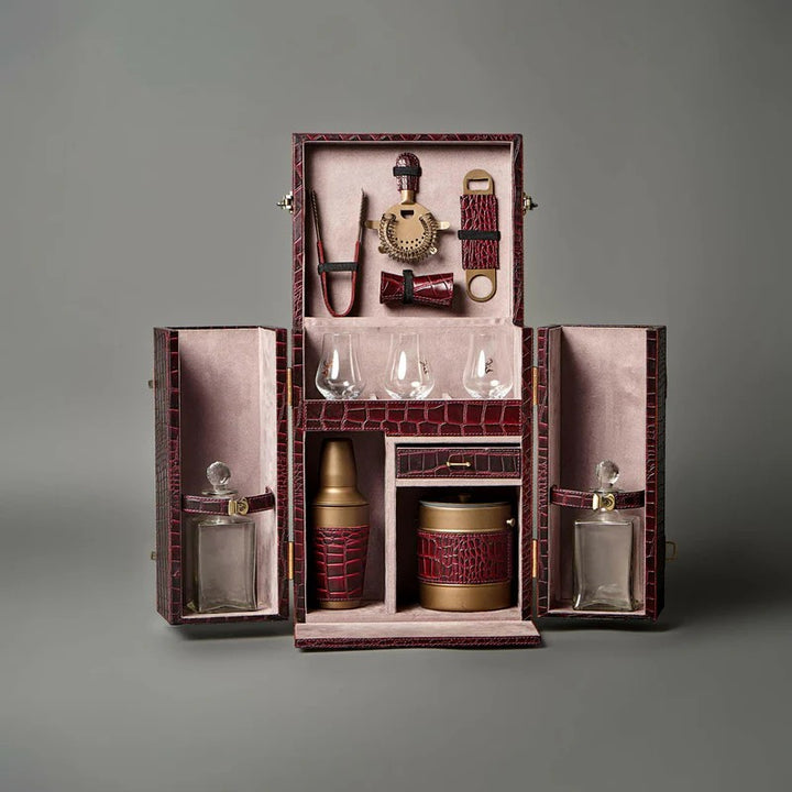 Glenfiddich 40 Year Old Cumulative Time Whisky 70cl + Leather Portable Cocktail Bar